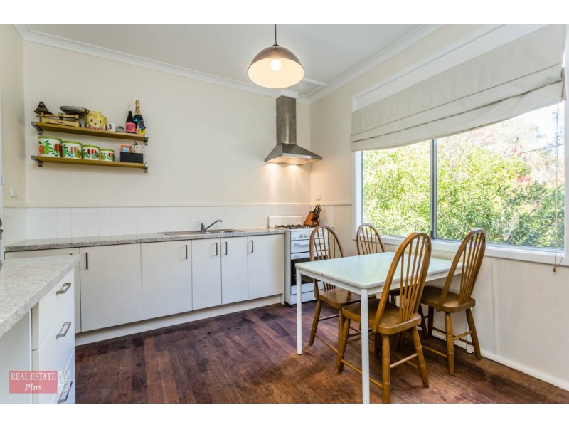 2 Jarril Place, Koongamia WA 6056