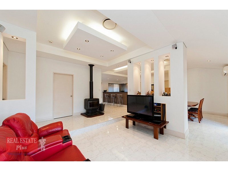 19 Riverdale Road, Helena Valley WA 6056