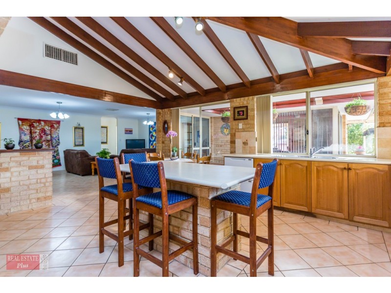 10 Robinia Rise, Helena Valley WA 6056