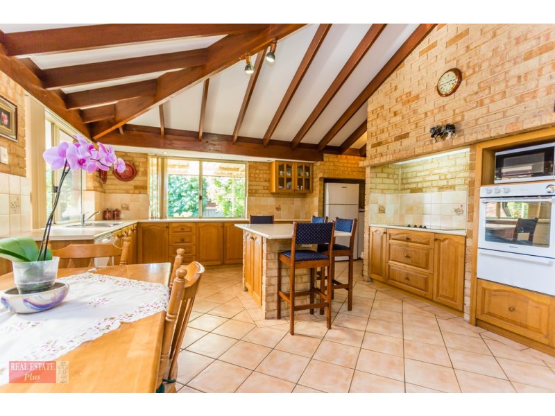 10 Robinia Rise, Helena Valley WA 6056