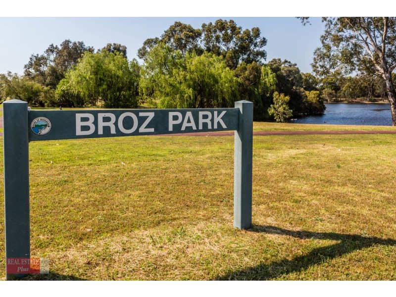 10 Robinia Rise, Helena Valley WA 6056