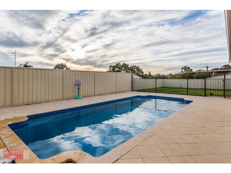 3 Pagnell Way, Swan View WA 6056