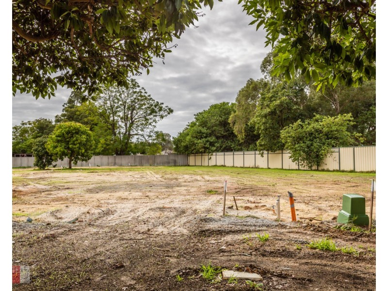 2/7 James Avenue, Hazelmere WA 6055