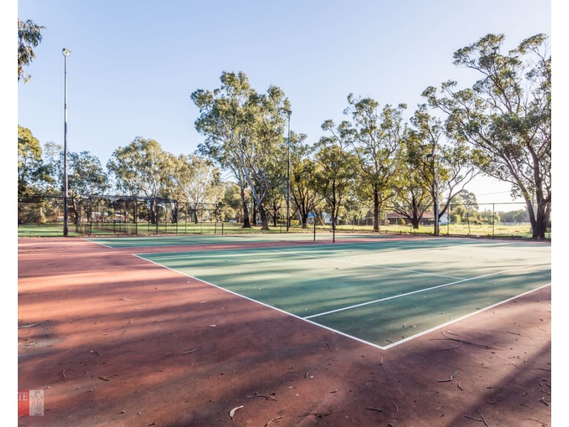 2/7 James Avenue, Hazelmere WA 6055