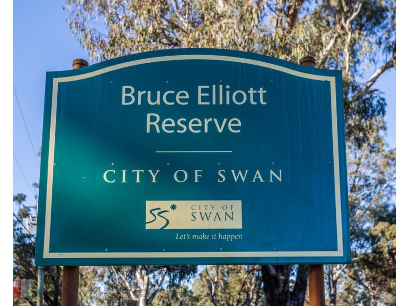 2/7 James Avenue, Hazelmere WA 6055