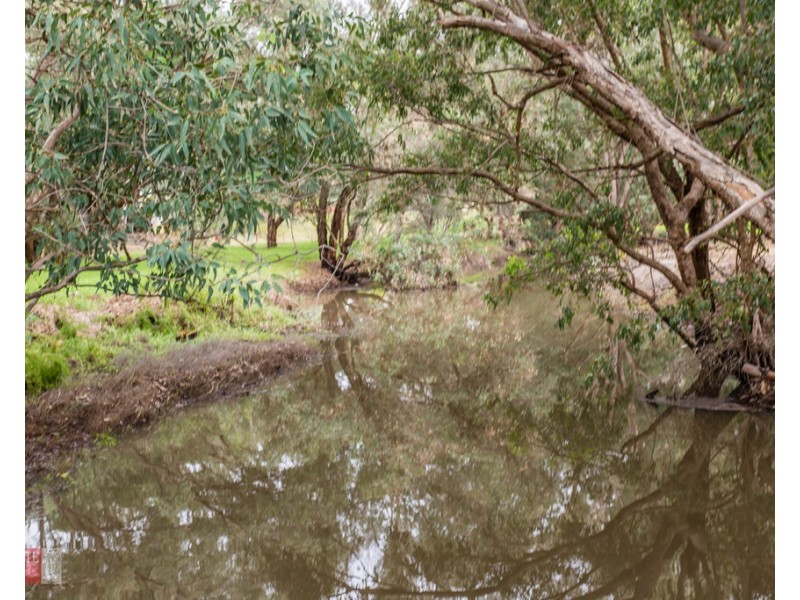 2/7 James Avenue, Hazelmere WA 6055