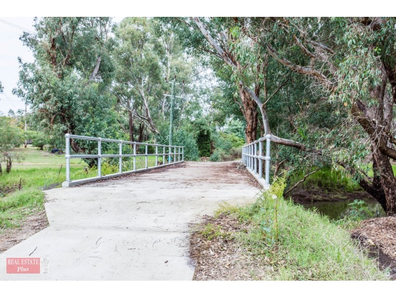 4/7 James Avenue, Hazelmere WA 6055