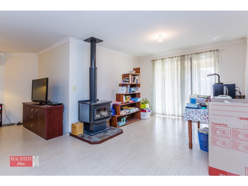 6 Woodview Retreat, Caversham WA 6055