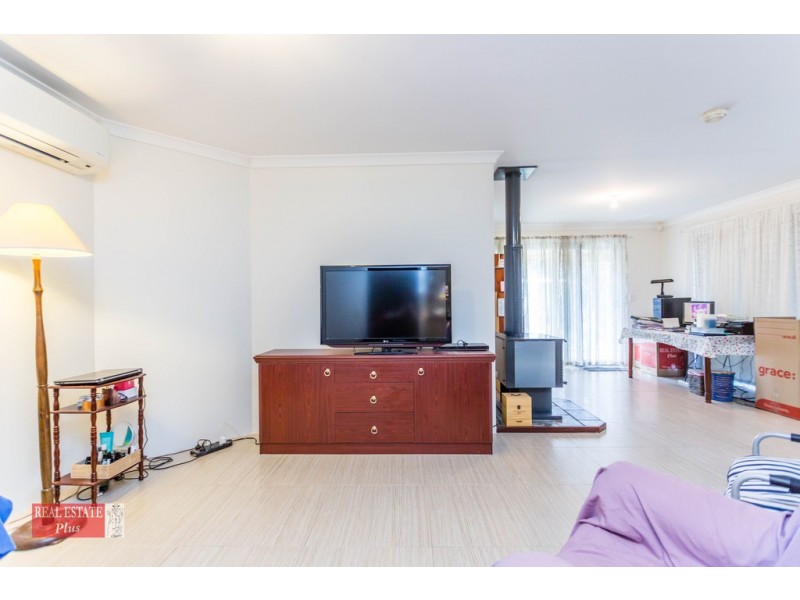 6 Woodview Retreat, Caversham WA 6055