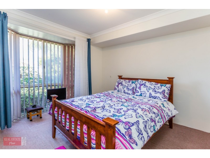 6 Woodview Retreat, Caversham WA 6055