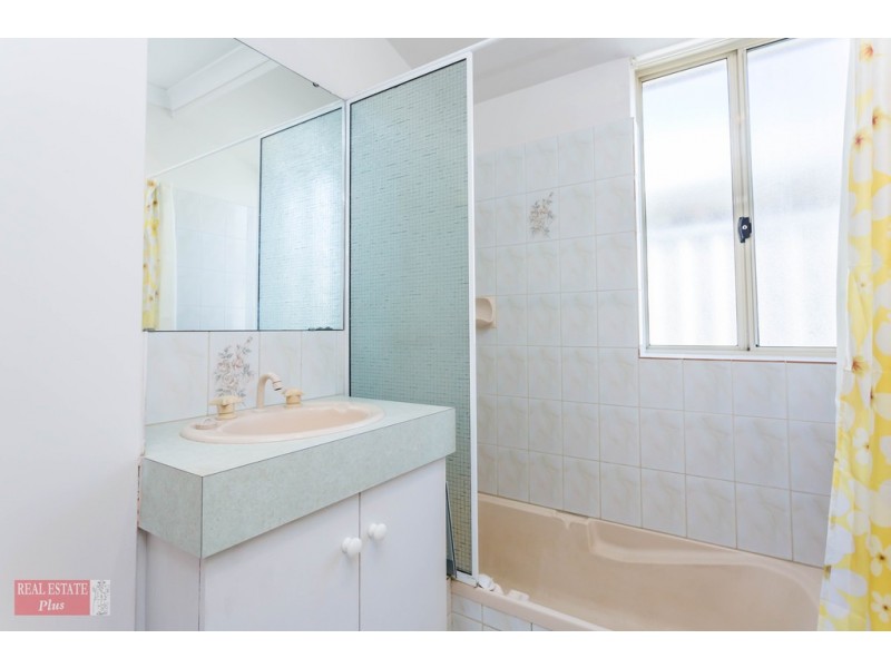 6 Woodview Retreat, Caversham WA 6055