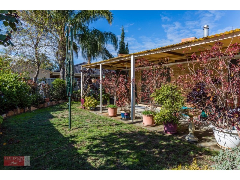 6 Woodview Retreat, Caversham WA 6055