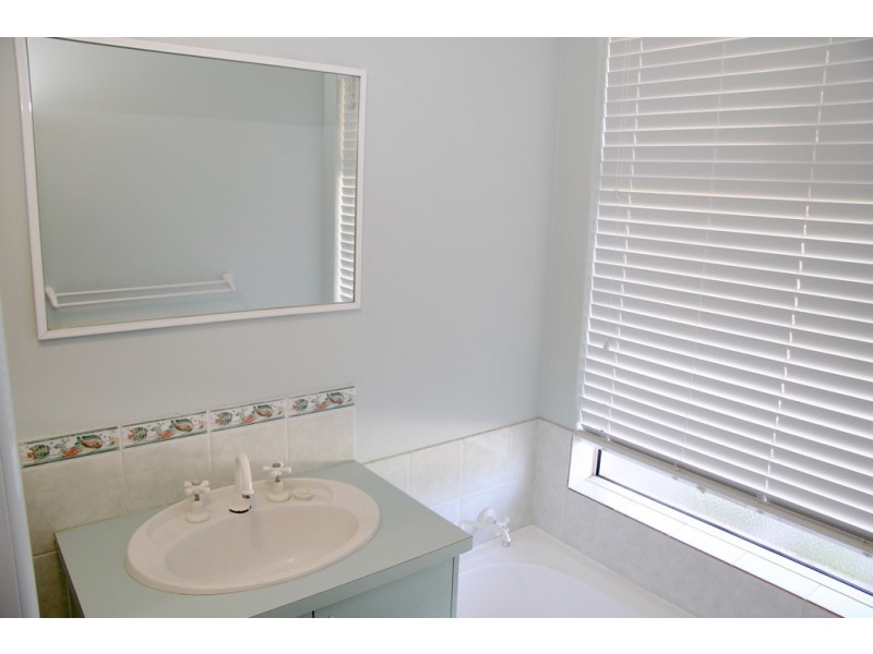 18 Charcoal Lane, Gidgegannup WA 6083