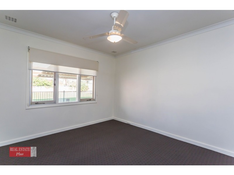 9 Caladenia Way, Koongamia WA 6056