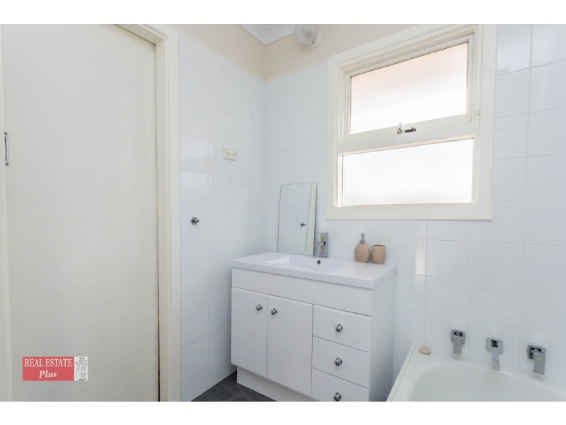9 Caladenia Way, Koongamia WA 6056
