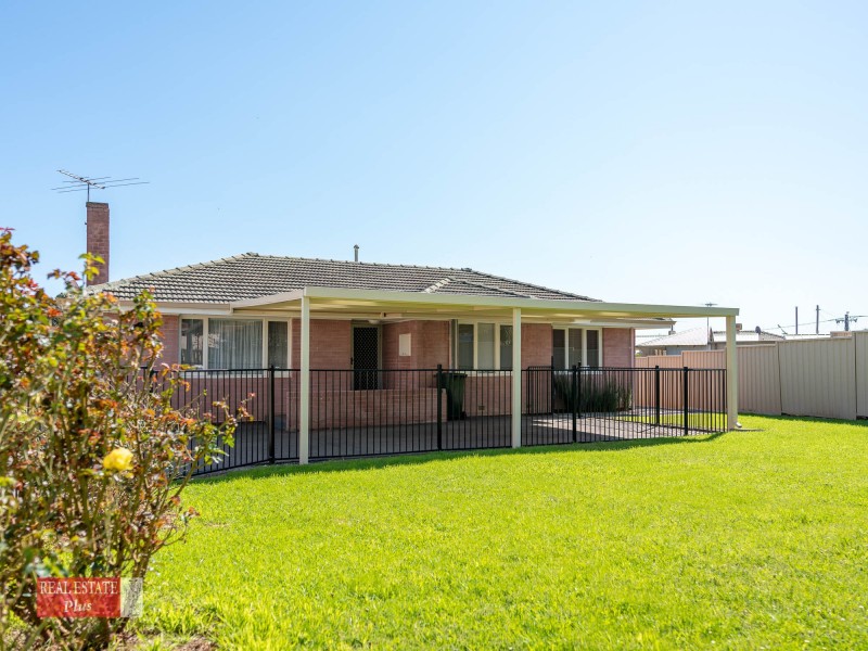 9 Caladenia Way, Koongamia WA 6056