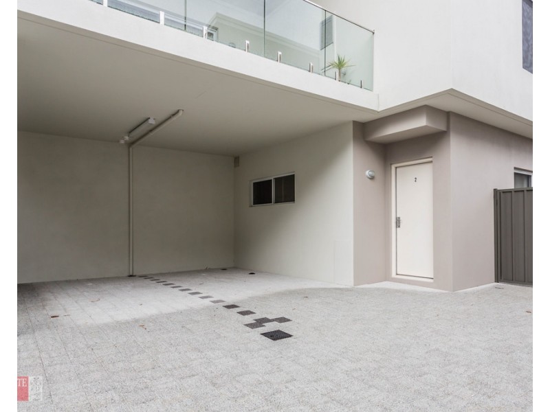 2/24 Aquaviva Circle, Viveash WA 6056