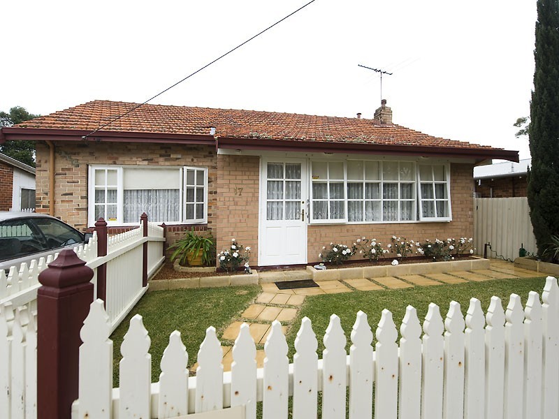 17 Hugh Street, Guildford WA 6055