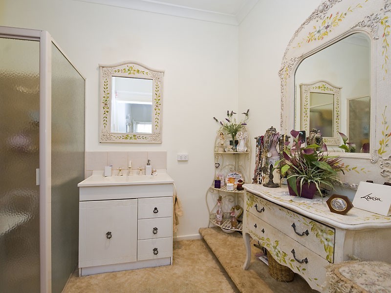 17 Hugh Street, Guildford WA 6055