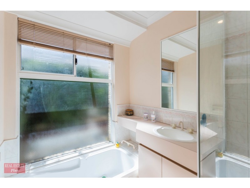 20 Parrotbush Crescent, Ellenbrook WA 6069