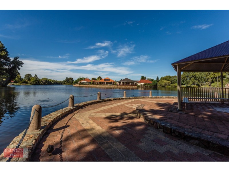 20 Parrotbush Crescent, Ellenbrook WA 6069