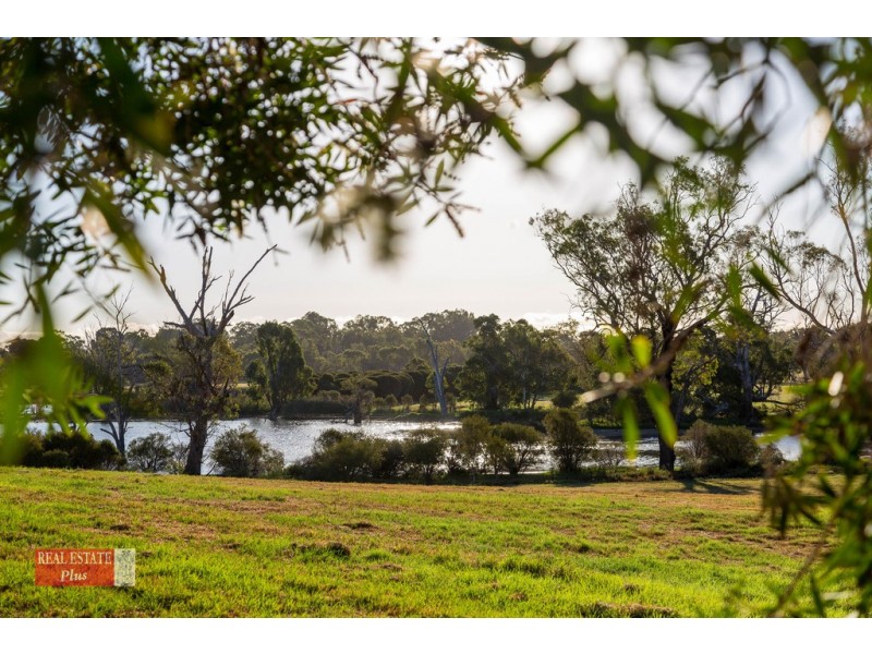 4/24 Aquaviva Circle, Viveash WA 6056