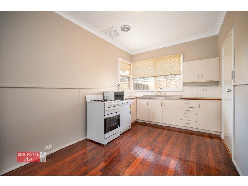 4 Coolga Road, Koongamia WA 6056