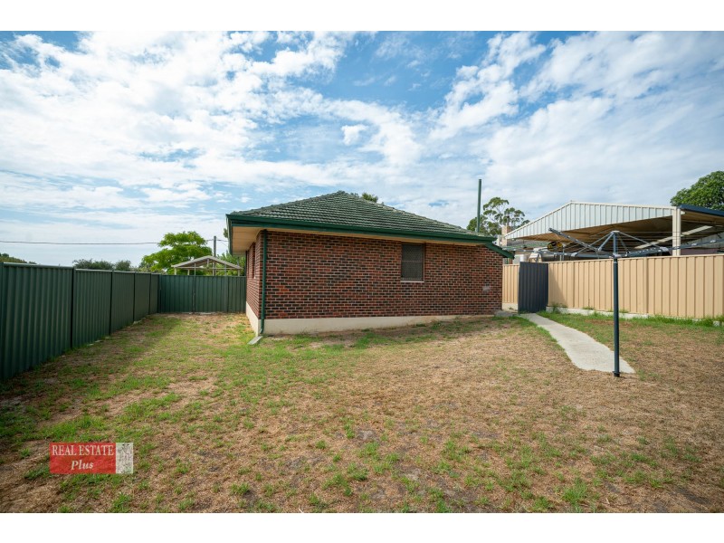 4 Coolga Road, Koongamia WA 6056