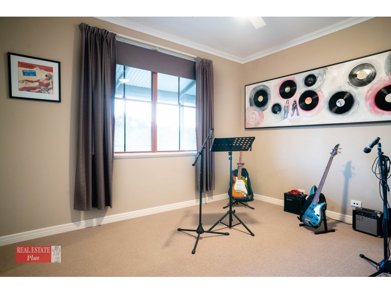 100 Shady Hills View, Bullsbrook WA 6084