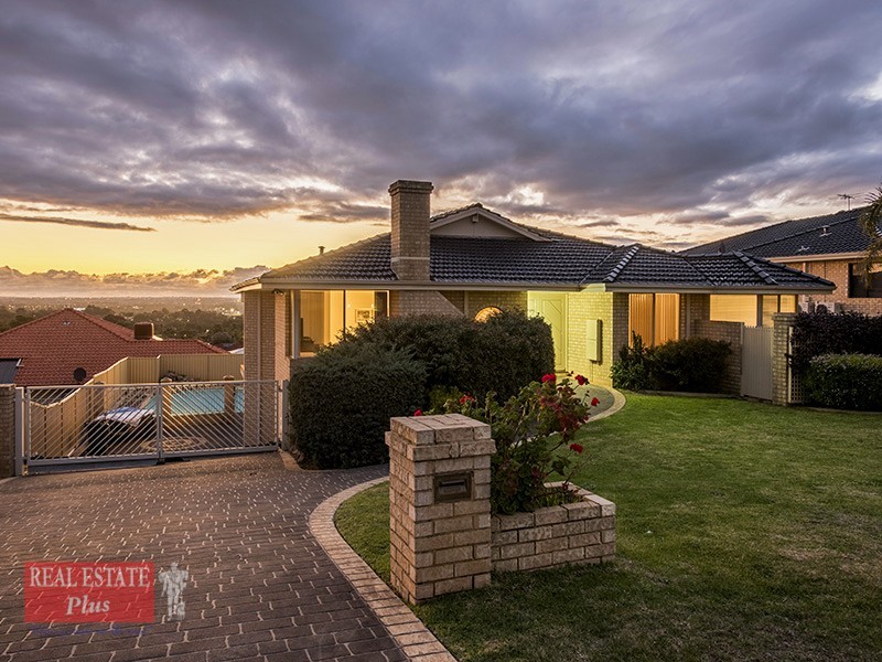 13 Cupello Drive, Swan View WA 6056