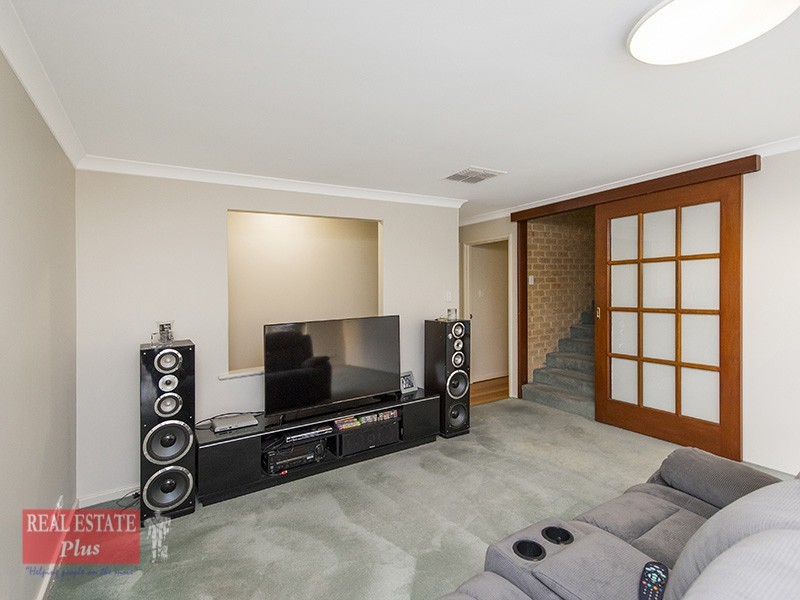 13 Cupello Drive, Swan View WA 6056