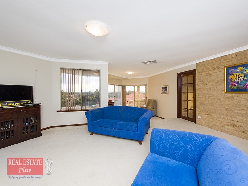 13 Cupello Drive, Swan View WA 6056