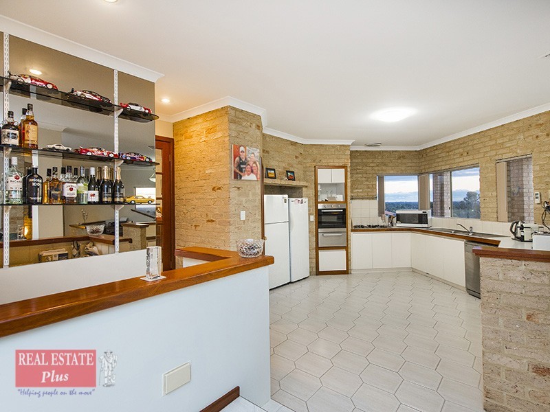 13 Cupello Drive, Swan View WA 6056