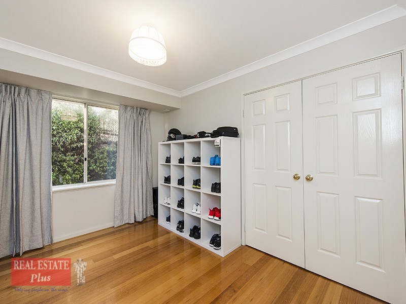 13 Cupello Drive, Swan View WA 6056