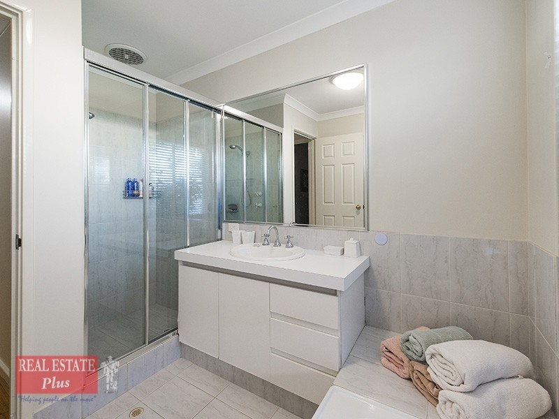 13 Cupello Drive, Swan View WA 6056