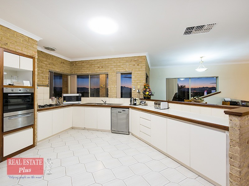 13 Cupello Drive, Swan View WA 6056