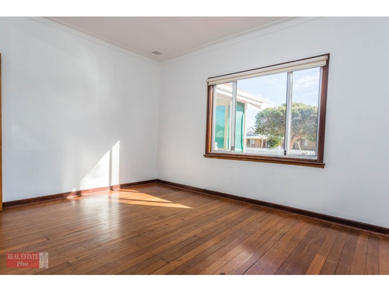 18 Wellaton Street, Midvale WA 6056