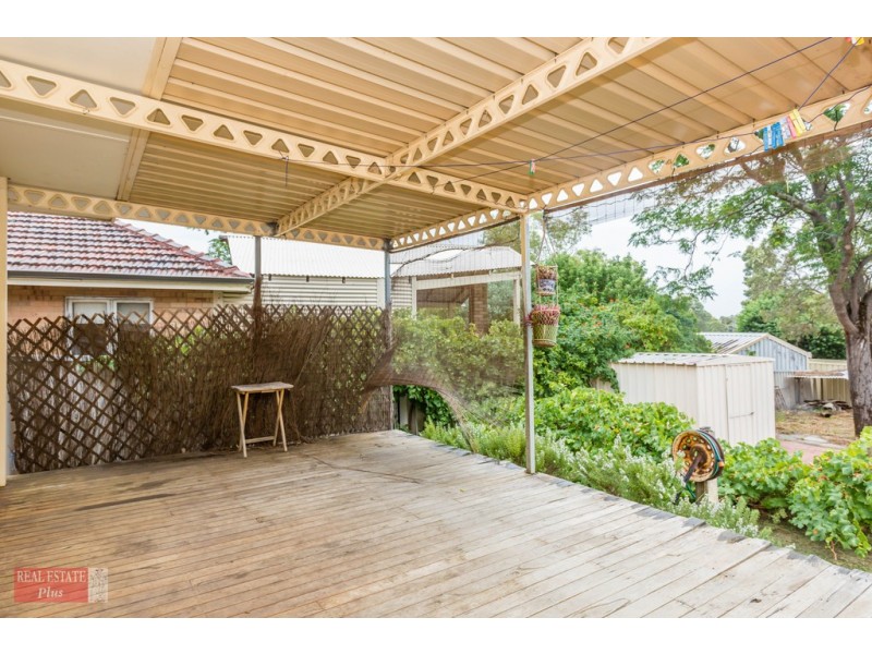1 Baloo Place, Koongamia WA 6056