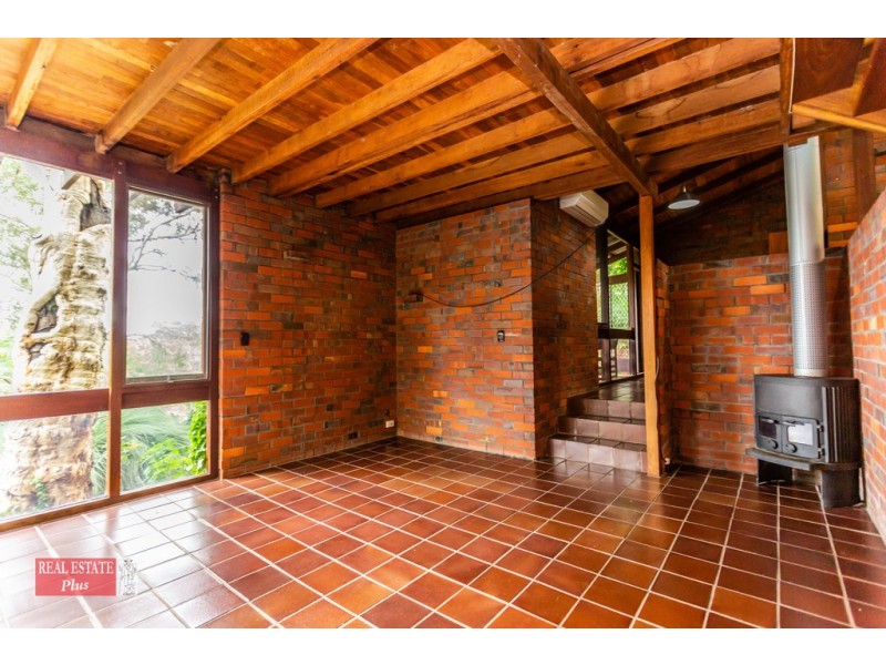 15 Michael Crescent, Boya WA 6056