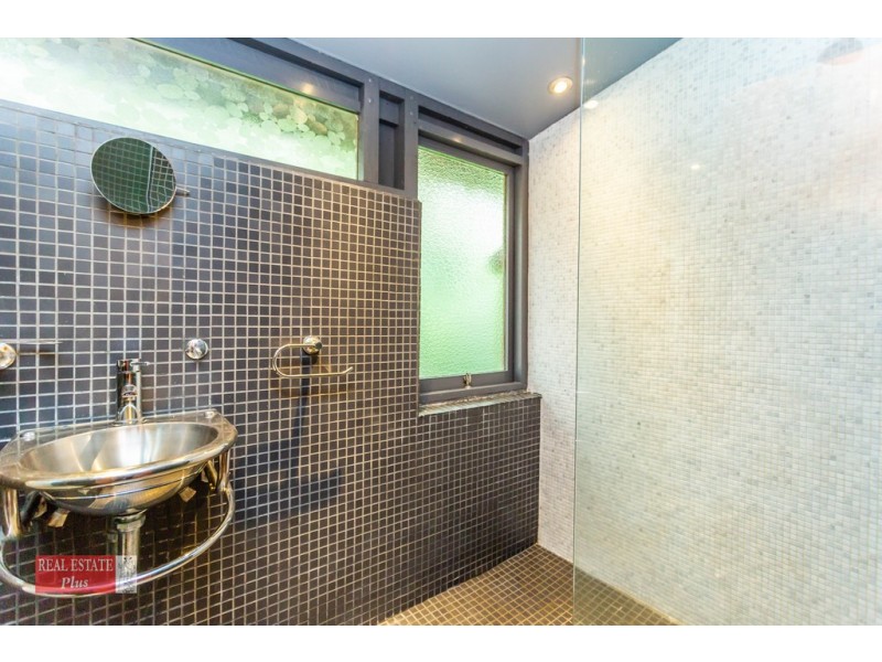 15 Michael Crescent, Boya WA 6056