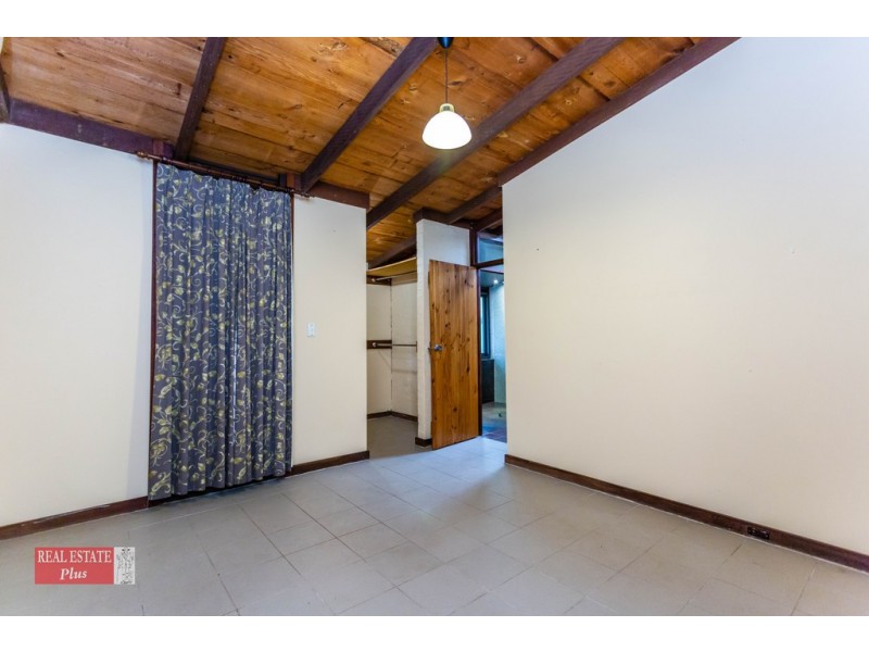 15 Michael Crescent, Boya WA 6056
