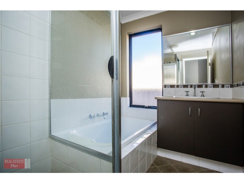 25 Wellaton Street, Midvale WA 6056