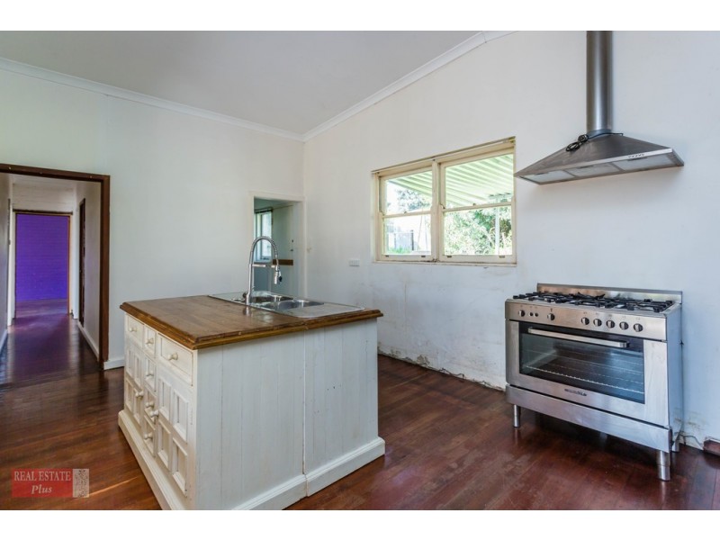 32 Swan View Road, Greenmount WA 6056