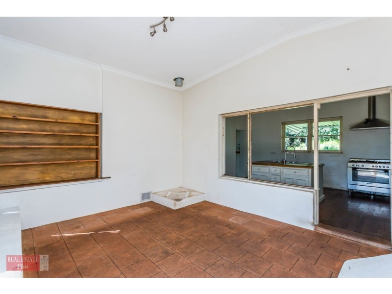 32 Swan View Road, Greenmount WA 6056