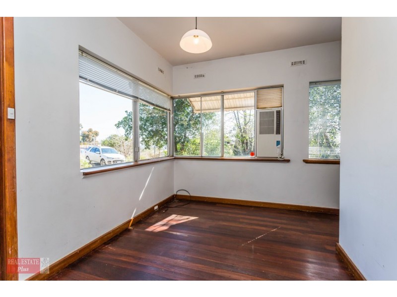 32 Swan View Road, Greenmount WA 6056