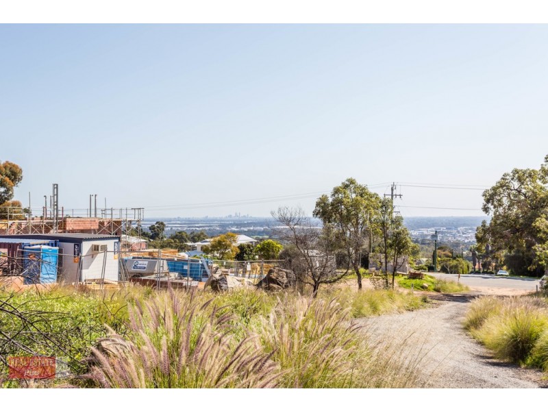 32 Swan View Road, Greenmount WA 6056