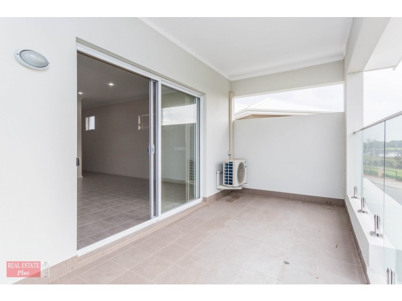 8/24 Aquaviva Circle, Viveash WA 6056