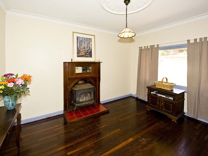 31 Cara Road, Greenmount WA 6056