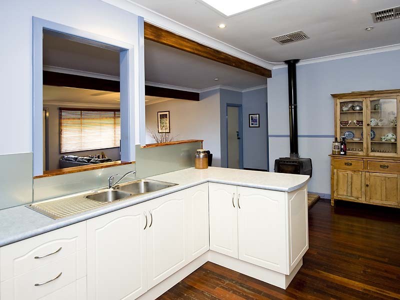 31 Cara Road, Greenmount WA 6056