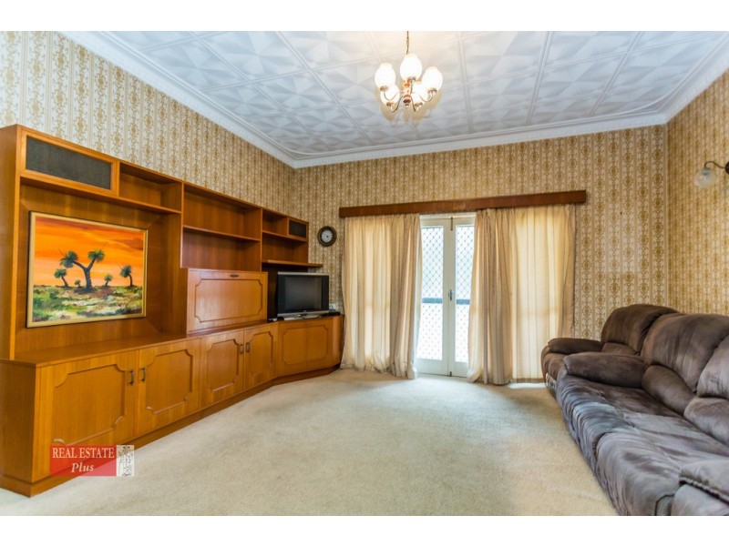 73 Upton Street, St James WA 6102